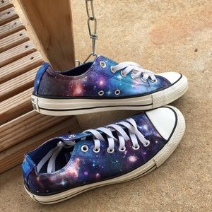 Galaxy converse ✨